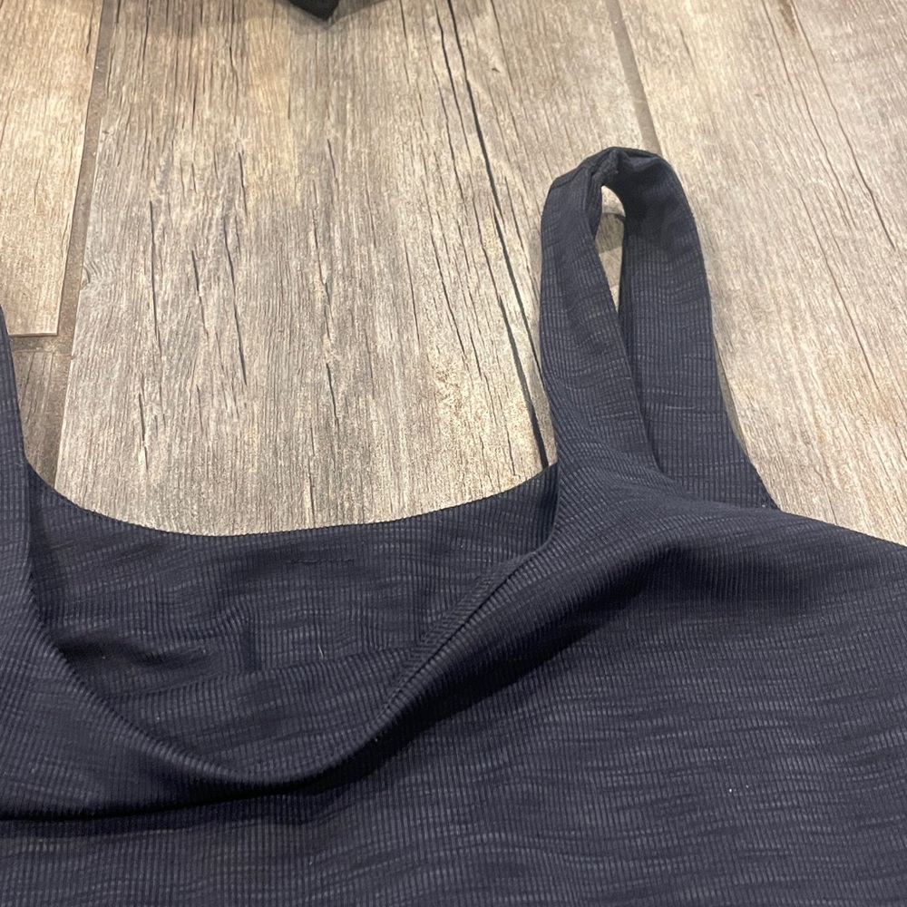 Beyond yoga cropped tank - Picture 2 of 4